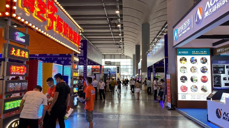 目前市面上的平面设计素材网站种类繁多，大致可以分为以下几类：